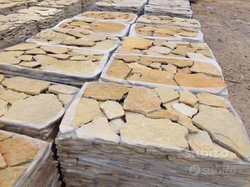 Pietra di Trani su pedana