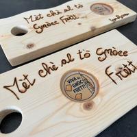 taglieri in legno con adesivo 