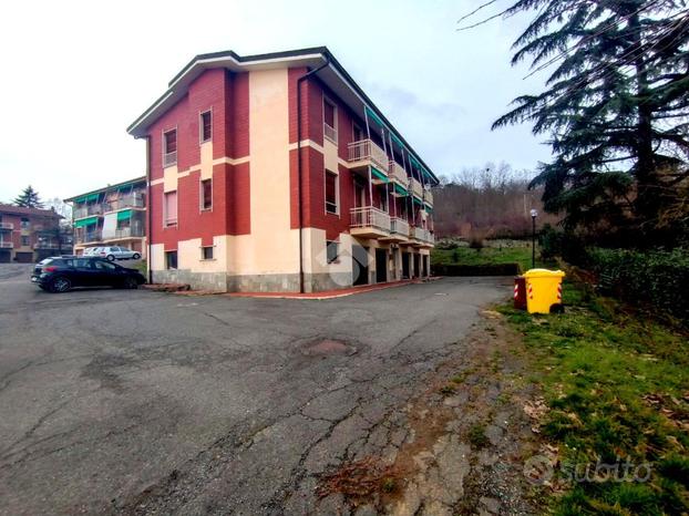 5 LOCALI A ACQUI TERME