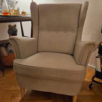 Poltrona e pouf Strandmon Ikea