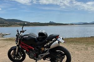 Ducati monster 696