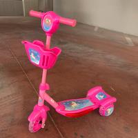 Monopattino e carrello primi passi