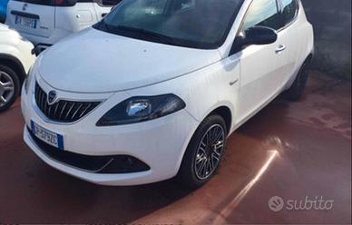Lancia Ypsilon 1.0 FireFly 5 porte S&S Hybrid Gold