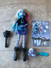 BAMBOLA MONSTER HIGH ABBEY BOMINABLE