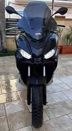 Scooter Aprilia SR GT 200