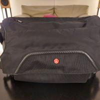 Borsa reflex Manfrotto e Case Logic monospalla