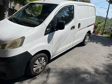 Nissan nv200
