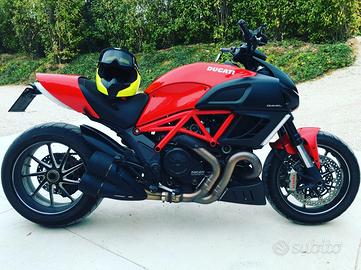 Ducati Diavel S Red ABS 2011, 28.000 km