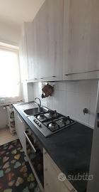 cucina completa di elettrodomestici 