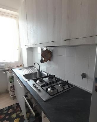 cucina completa di elettrodomestici 