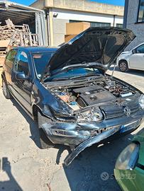 vw golf 4 incidentata