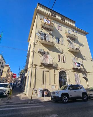 MONOLOCALE A NAPOLI