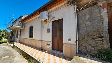 Casa da ristrutturare con terreno