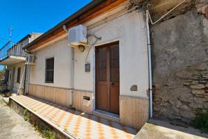 Casa da ristrutturare con terreno