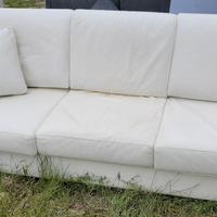 Divano e poltrona similpelle 30,00 euro