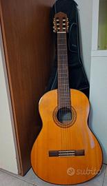Chitarra Yamaha C70 con hard case - Come nuova