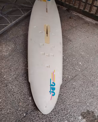 tavola da windsurf con deriva e pinna 