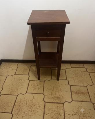 Comodino in legno