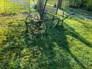 aratro antico da giardino