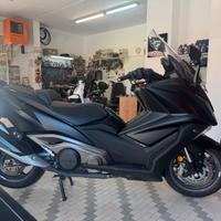 Kymco ak 550