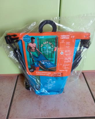 Borsa impermeabile portaoggetti e telo mare 