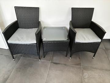 Poltrone e tavolino da esterno