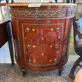 CASSETTONE VECCHIO IN STILE