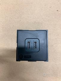 BTicino Living Now caricatore USB K4293CC 30W