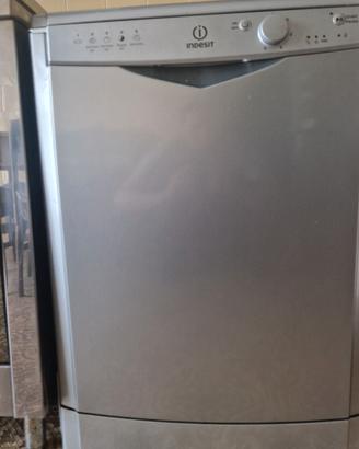 lavastoviglie indesit DFG 15 B1 S IT