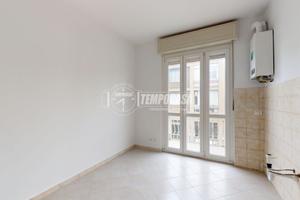 BILOCALE LIBERO SUBITO CON BOX AUTO!