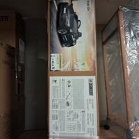 Auto elettrica giocattolo