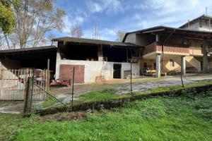 CASA SEMINDIPENDENTE A REVELLO