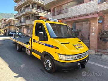 Iveco Carroattrezzi scarrabile 35c12 patente B