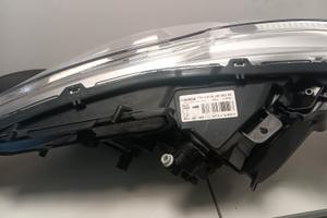 faro anteriore sinistro peugeot 208