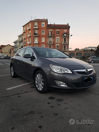 Opel Astra J