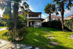 VILLA SINGOLA A MONCALIERI