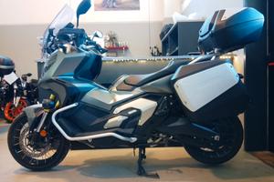 Honda X-ADV 750 travel finanziabile