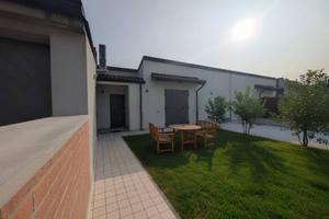 Villetta a schiera di 150 m² con 4 locali e box au