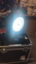 Coppia di teste mobili LED Wash Zoom 36x18 + case