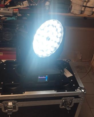 Coppia di teste mobili LED Wash Zoom 36x18 + case