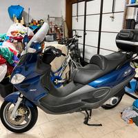 Scooter piaggio x9
