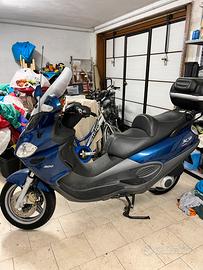 Scooter piaggio x9