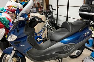Scooter piaggio x9