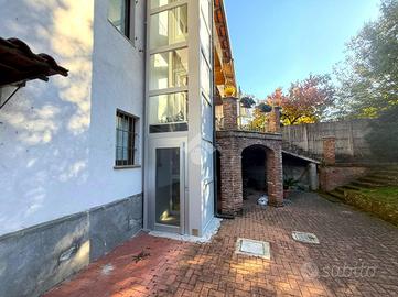 CASA SEMINDIPENDENTE A CAVAGNOLO