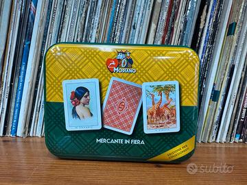 Mazzi di carte mercante in fiera modiano