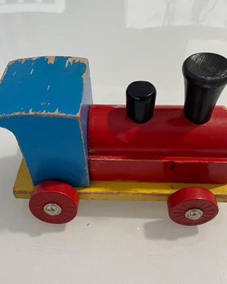 Vecchia locomotiva di trenino in legno vintage