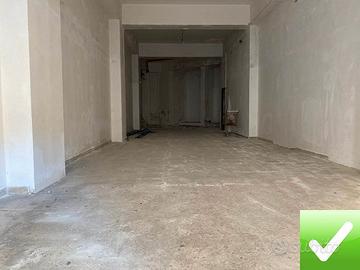 Locale Commerciale Categoria C1 Centro 75 Mq