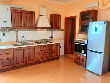 STANZE SINGOLE e/o DOPPIE, 250 M2, VIA ORETO NUOVA