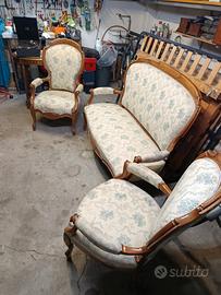 divano e poltrone d'epoca