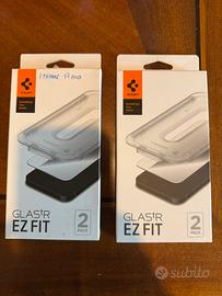 N 3 Spigen GLASS vetro temperato iPhone 13/13 Pro